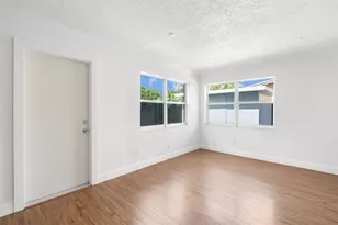 1498 NE 39th St, Oakland Park, FL 33334 - Photo 23