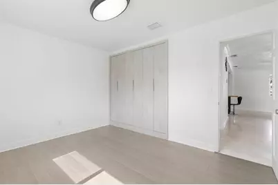 1498 NE 39th St, Oakland Park, FL 33334 - Photo 21