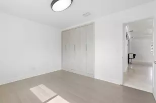 1498 NE 39th St, Oakland Park, FL 33334 - Photo 21