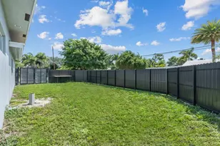 1498 NE 39th St, Oakland Park, FL 33334 - Photo 29