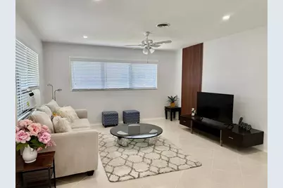 23 NE 19th Ave, Pompano Beach, FL 33060 - Photo 1