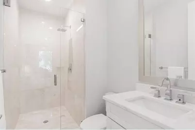 2306 NE 12th Ct, Fort Lauderdale, FL 33304 - Photo 37