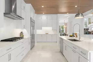 2306 NE 12th Ct, Fort Lauderdale, FL 33304 - Photo 23