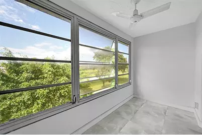 9761  Sunrise Lakes Blvd, Unit #301, Sunrise, FL 33322 - Photo 13