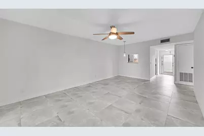 9761  Sunrise Lakes Blvd, Unit #301, Sunrise, FL 33322 - Photo 5