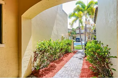 22808 SW 89th Path, Cutler Bay, FL 33190 - Photo 5