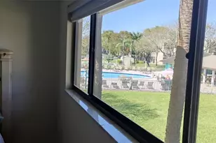 7827 Ashmont Cir, Tamarac, FL 33321 - Photo 11