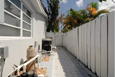 21 NE 57th Ct, Fort Lauderdale, FL 33334 - Photo 27