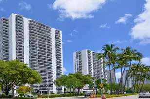 3625 N Country Club Dr Unit, Miami, FL 33180 - Photo 7