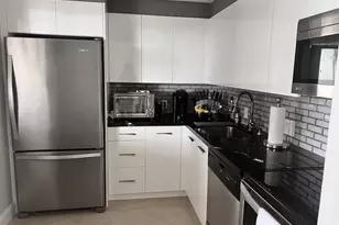 3625 N Country Club Dr Unit, Miami, FL 33180 - Photo 3