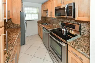 1382 High Point Way NE B, Delray Beach, FL 33445 - Photo 13