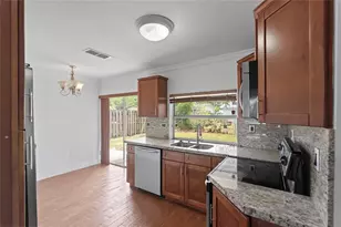 8470 NW 28th St, Sunrise, FL 33322 - Photo 5