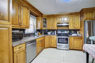 211 S Hollybrook Dr, Pembroke Pines, FL 33025 - Photo 1