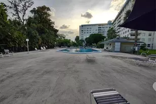 4200 Hillcrest Dr, Hollywood, FL 33021 - Photo 13