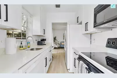 1400 NE 4th Ct, Unit #1, Fort Lauderdale, FL 33301 - Photo 3