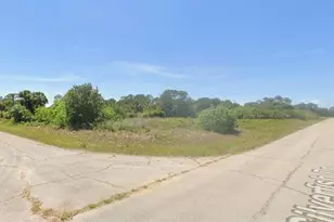 1118 Silverfish Dr, Banyan Village, FL 33935 - Photo 3