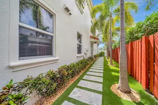 1368 Bayview Dr, Fort Lauderdale, FL 33304 - Photo 5