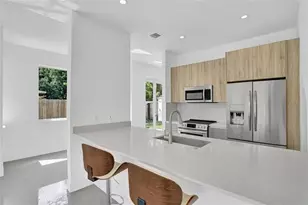 815 NE 17th Ave, Fort Lauderdale, FL 33304 - Photo 3