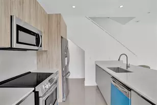 815 NE 17th Ave, Fort Lauderdale, FL 33304 - Photo 11