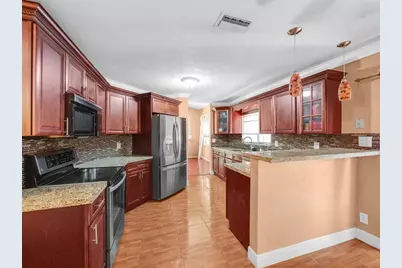 10361 NW 11th Ct, Plantation, FL 33322 - Photo 3