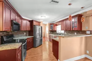 10361 NW 11th Ct, Plantation, FL 33322 - Photo 3