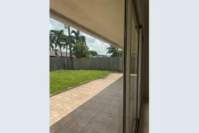 9651  Sunset Strip, Sunrise, FL 33322 - Photo 15