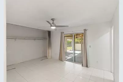 9700 NW 10th St, Pembroke Pines, FL 33024 - Photo 13