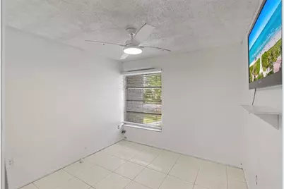 9700 NW 10th St, Pembroke Pines, FL 33024 - Photo 17