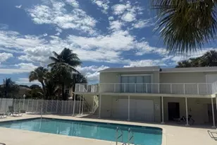 795 Crystal Lake Dr, Deerfield Beach, FL 33064 - Photo 23