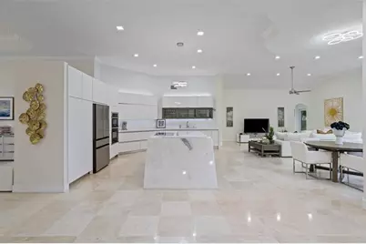 2534  Golf View Dr, Weston, FL 33327 - Photo 9