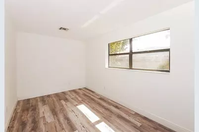 730 NW 18th St, Pompano Beach, FL 33060 - Photo 5