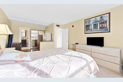 111  Golden Isles Dr, Unit #B2, Hallandale Beach, FL 33009 - Photo 9