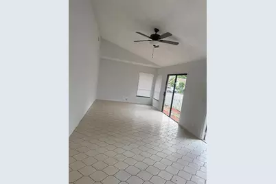 7427 SW 13th St, North Lauderdale, FL 33068 - Photo 15