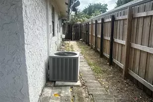 7427 SW 13th St, North Lauderdale, FL 33068 - Photo 21