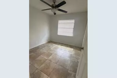 7427 SW 13th St, North Lauderdale, FL 33068 - Photo 23
