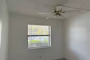 10027 SW Winding Lake Rd Unit, Sunrise, FL 33351 - Photo 11