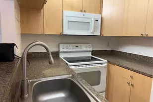 10027 SW Winding Lake Rd Unit, Sunrise, FL 33351 - Photo 9