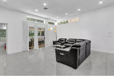 10180 NW 5th St, Plantation, FL 33324 - Photo 17