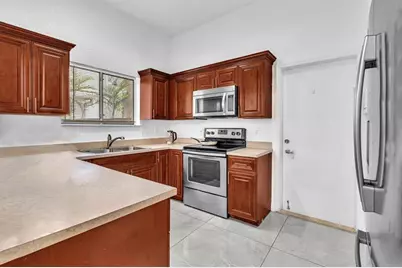 10180 NW 5th St, Plantation, FL 33324 - Photo 7