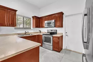 10180 NW 5th St, Plantation, FL 33324 - Photo 7