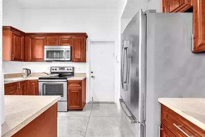 10180 NW 5th St, Plantation, FL 33324 - Photo 11