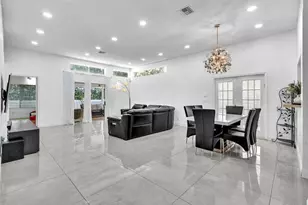 10180 NW 5th St, Plantation, FL 33324 - Photo 15