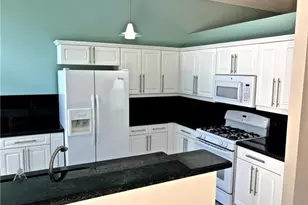 9821 Red Heart Ln, Tamarac, FL 33321 - Photo 9