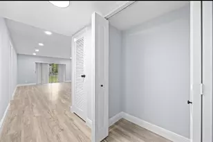 6061 N Falls Cir Dr, Lauderhill, FL 33319 - Photo 11