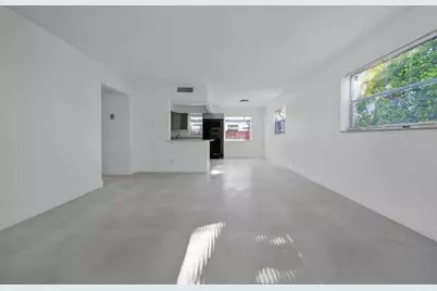 2420  Johnson St, Unit #107, Hollywood, FL 33020 - Photo 9