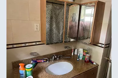 427 NE 160th St, Miami, FL 33162 - Photo 9