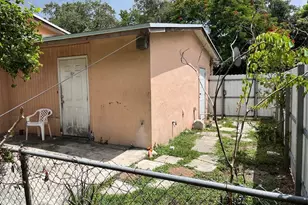 427 NE 160th St, Miami, FL 33162 - Photo 5