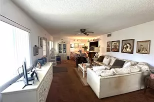 320 Pine Ridge Cir, Greenacres, FL 33463 - Photo 23