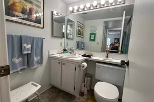 320 Pine Ridge Cir, Greenacres, FL 33463 - Photo 13