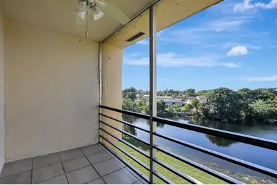 8225  Sunrise Lakes Blvd, Unit #303, Sunrise, FL 33322 - Photo 11